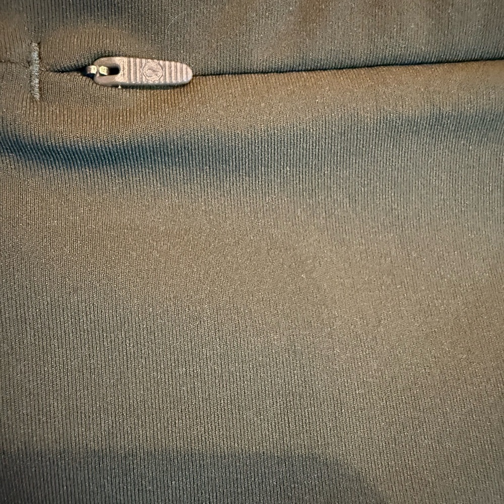 Lululemon Athletica Olive Green Leggings, side pockets and zip back pockets - Picture 11 of 16